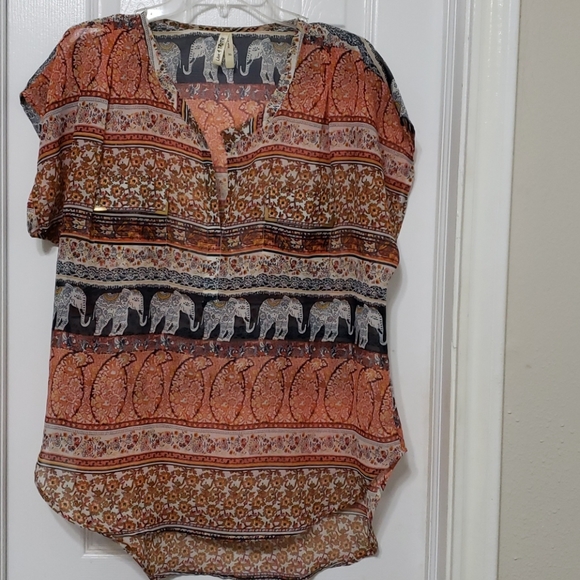 Top - Picture 1 of 2